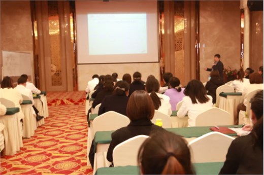 武汉大学中南医院王志梁教授莅临楷恩医院进行坐诊及学术交流